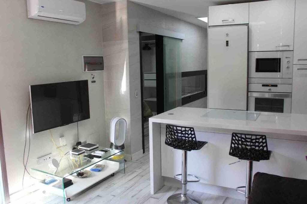 Apartamento Con Diseno Moderno Y Piscina เตารีโต ภายนอก รูปภาพ